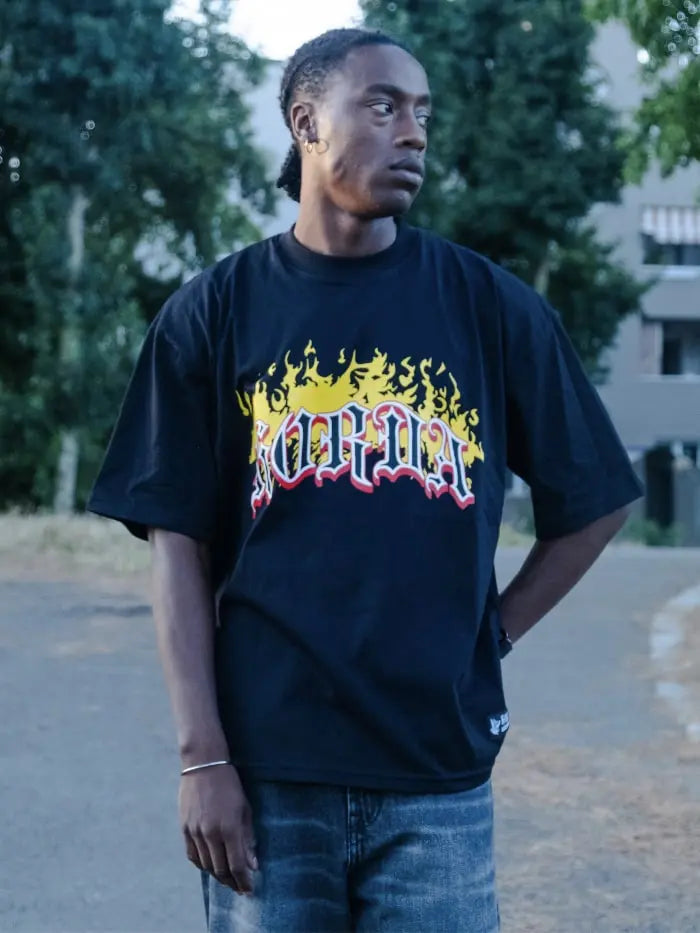 Maglietta boxy fit nera 100% Cotone Horda Flame Horda Brand Streetwear