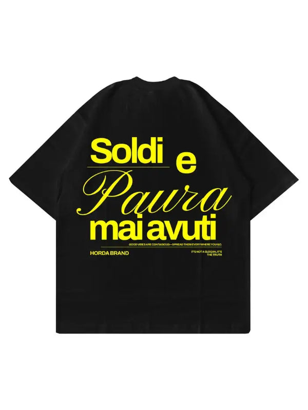 T-shirt nera boxy fit Horda Brand con stampa gialla "Soldi e paura mai avuti" sul retro