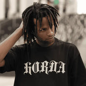 Streetwear Horda: l'essenza della cultura urbana in ogni dettaglio. Design originali, materiali di alta qualità e dettagli unici per un look che esprime la tua personalità. Scopri la collezione!