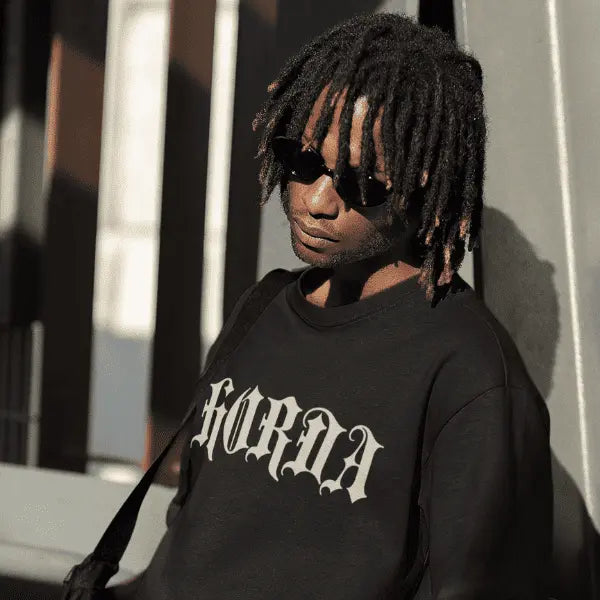 Horda: l'abbigliamento che ti permette di esprimere la tua individualità. Scopri i nostri capi streetwear esclusivi, realizzati con materiali di alta qualità e design innovativi. Acquista online!